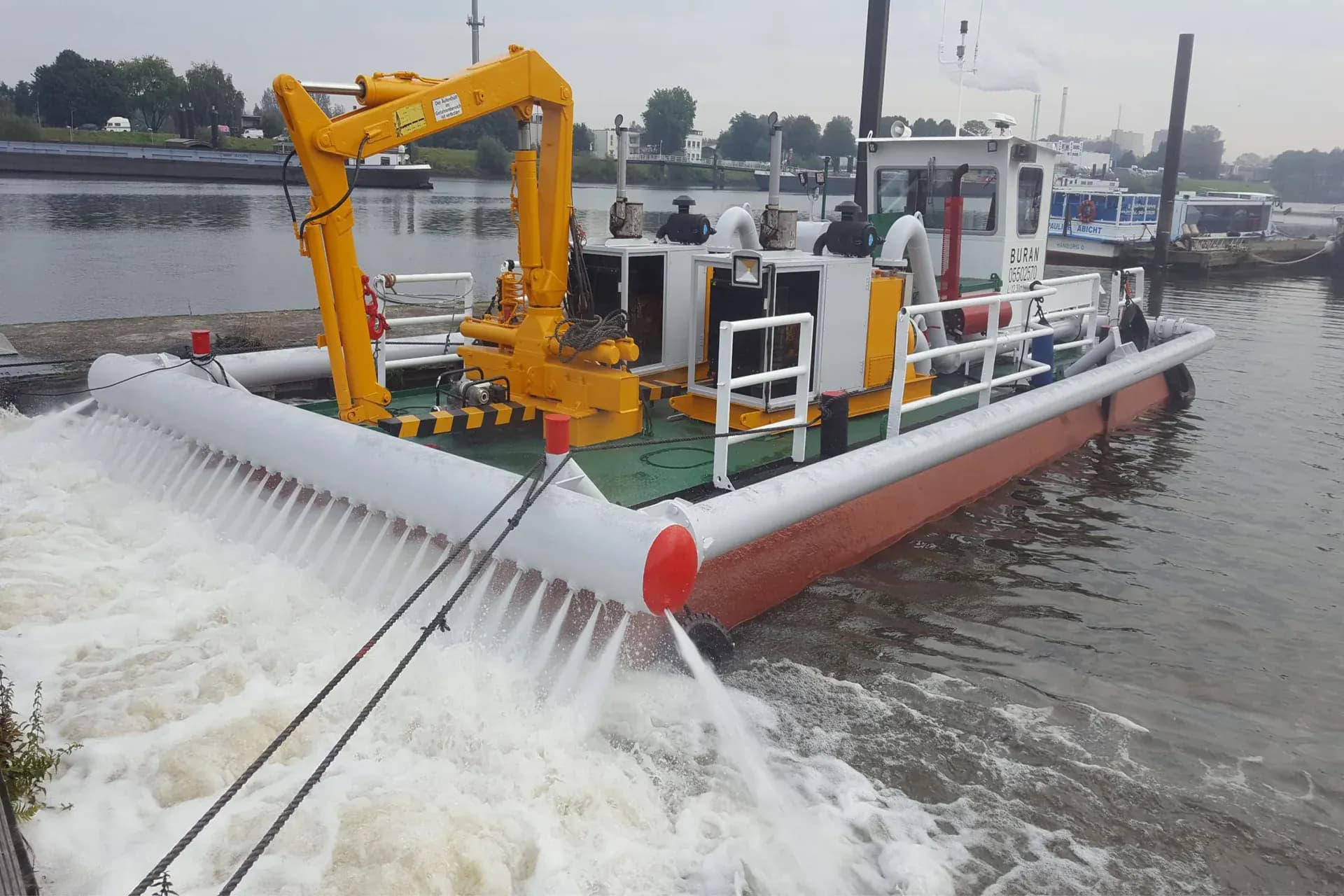 Spülfahrzeug Buran